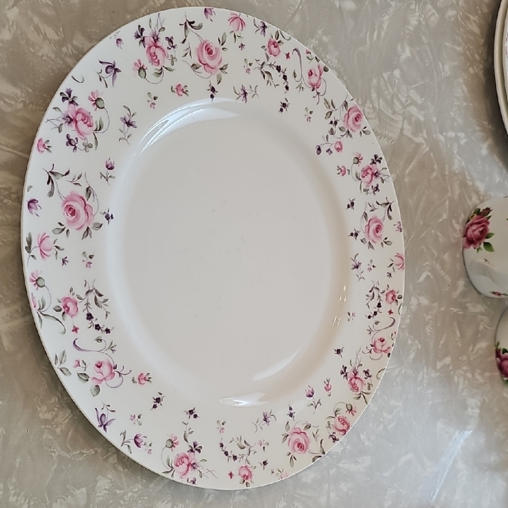 Royal Albert White Dinner Plate with Pink Rose Garland